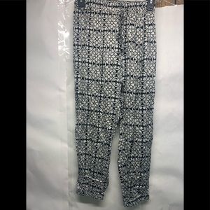 Arden B palazzo pants with  grey and black mosaic pattern print, size xs